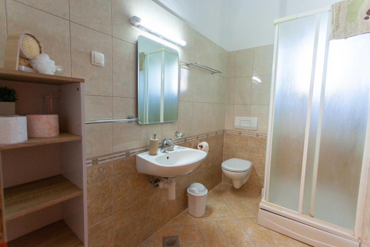 Apartment Jerry With Private Pool Милна Экстерьер фото